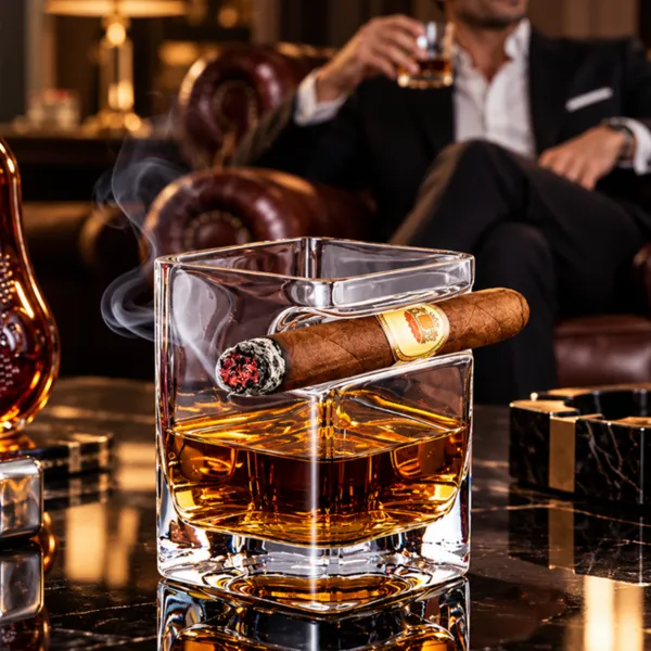 Pahar whiskey cu Suport Trabuc
